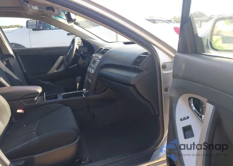 2007 Toyota Camry Se V6 z USA, uszkodzony, nr VIN 4T1BK46K87U041428